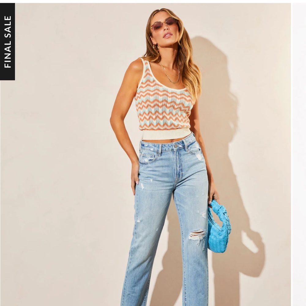 Cropped Distressed High Rise Jeans - Picture 7 of 9